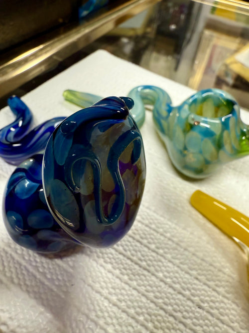 Ripkitty 5" COBRA glass hand pipe — cobra head detail with open bowl, assorted color, white mat